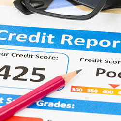 A sample credit report showing a poor credit score of 425.